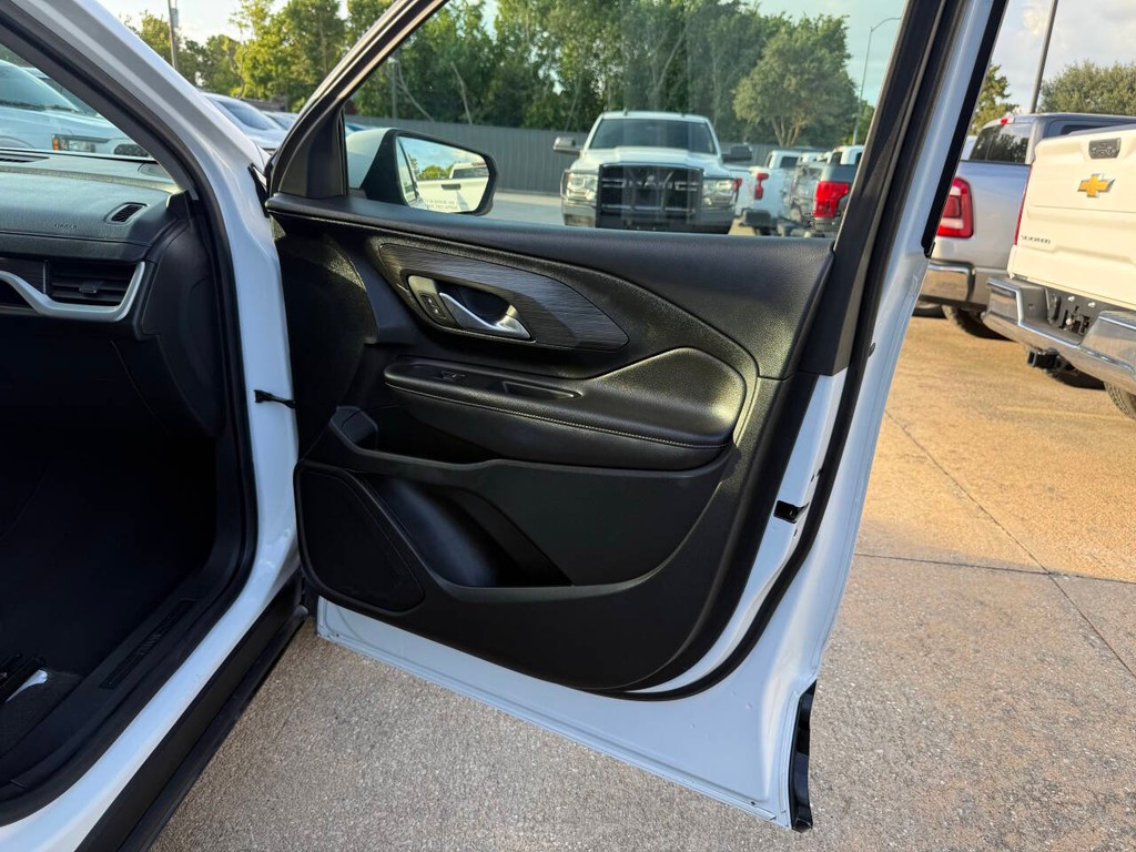 GMC Terrain Vehicle Full-screen Gallery Image 11