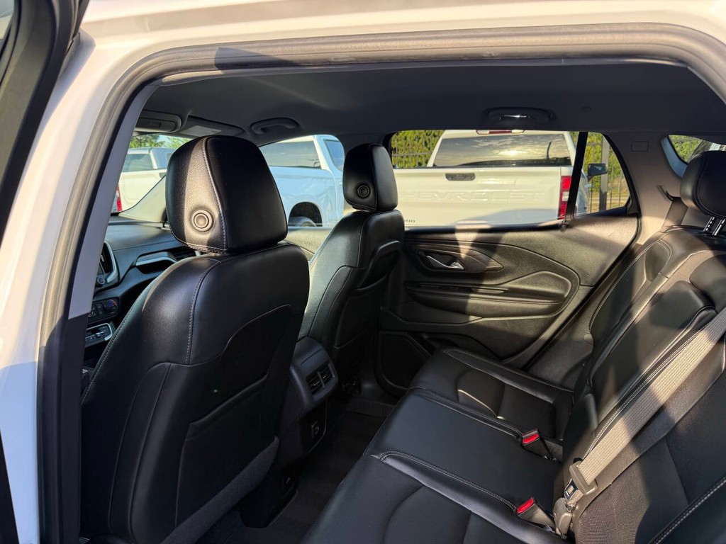 GMC Terrain Vehicle Full-screen Gallery Image 12