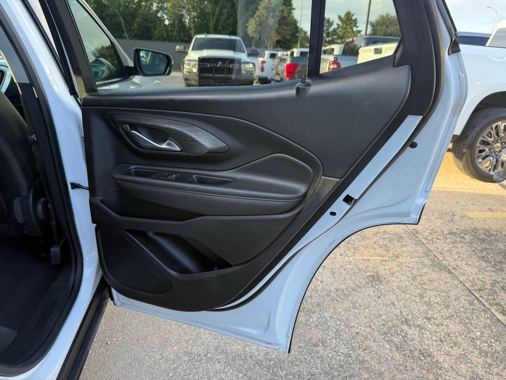 GMC Terrain Vehicle Full-screen Gallery Image 16