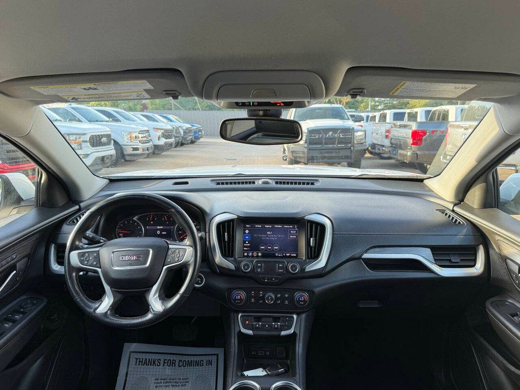 GMC Terrain Vehicle Full-screen Gallery Image 17