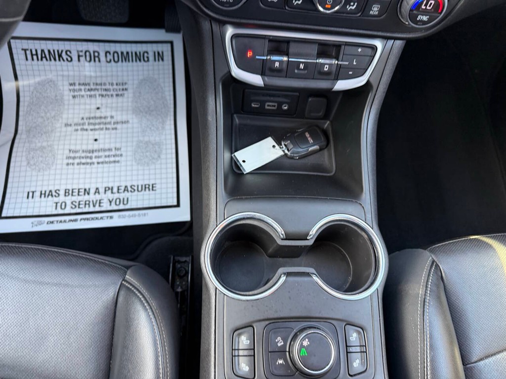 GMC Terrain Vehicle Full-screen Gallery Image 29