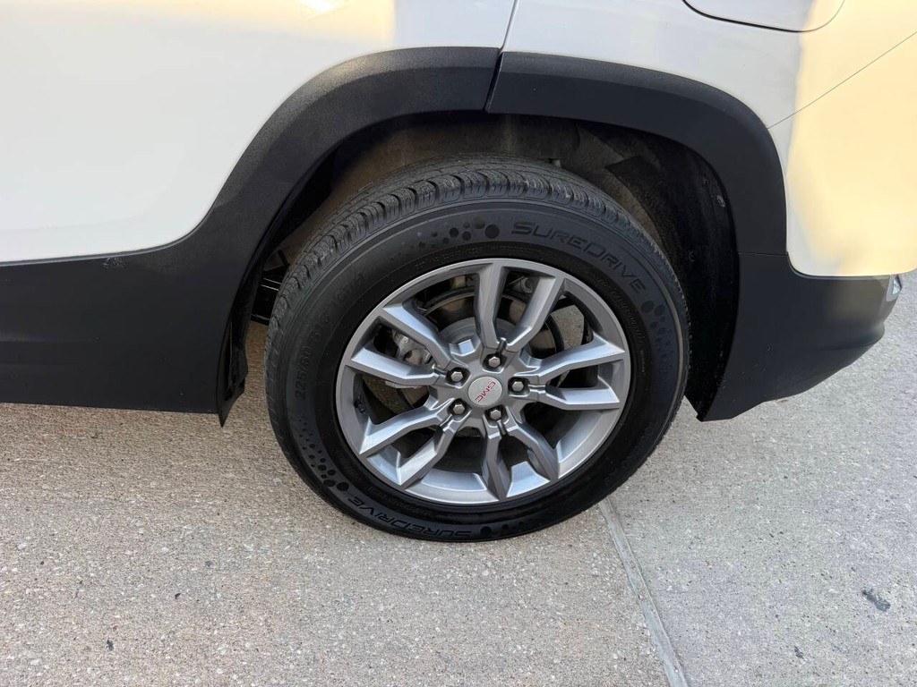 GMC Terrain Vehicle Full-screen Gallery Image 35