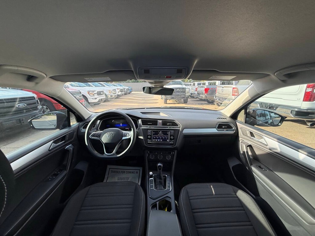 Volkswagen Tiguan Vehicle Full-screen Gallery Image 20