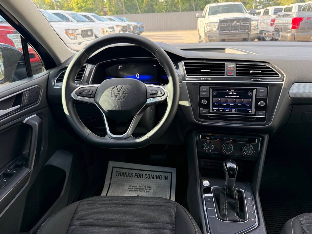 Volkswagen Tiguan Vehicle Full-screen Gallery Image 23