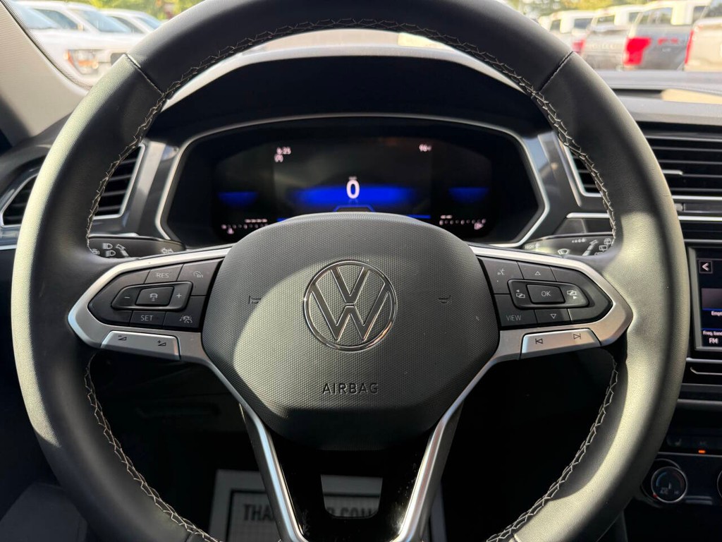 Volkswagen Tiguan Vehicle Full-screen Gallery Image 26