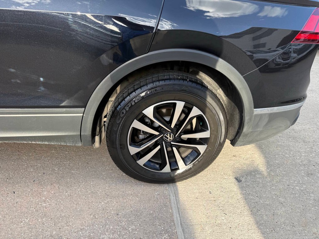 Volkswagen Tiguan Vehicle Full-screen Gallery Image 37
