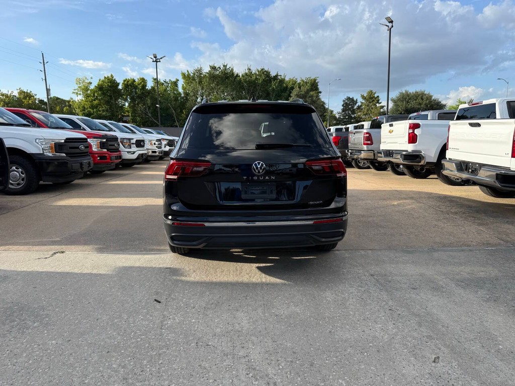 Volkswagen Tiguan Vehicle Full-screen Gallery Image 39