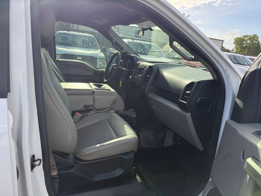 Ford F-150 Vehicle Full-screen Gallery Image 10