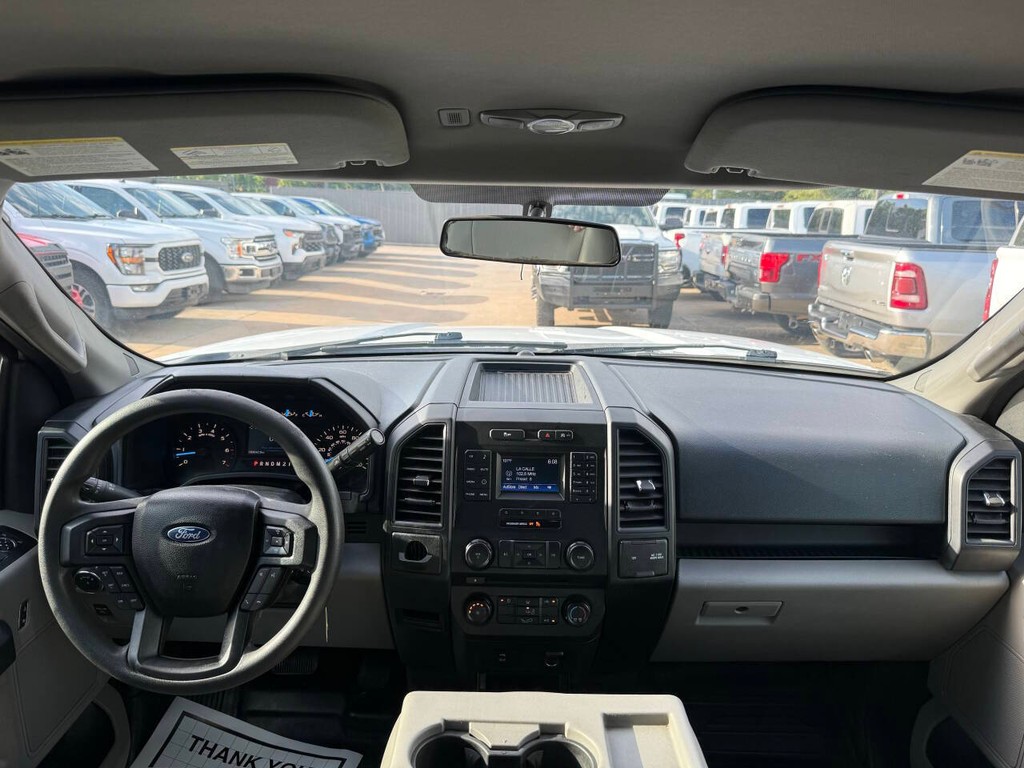 Ford F-150 Vehicle Full-screen Gallery Image 16