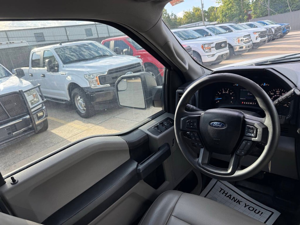 Ford F-150 Vehicle Full-screen Gallery Image 18