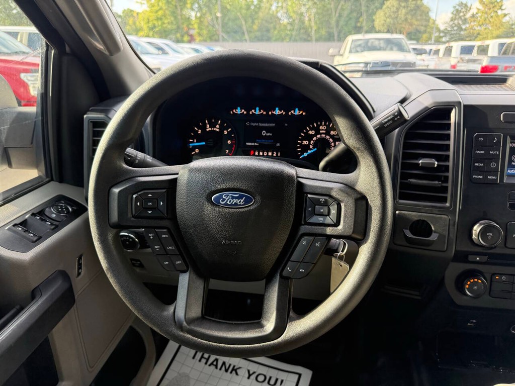 Ford F-150 Vehicle Full-screen Gallery Image 21