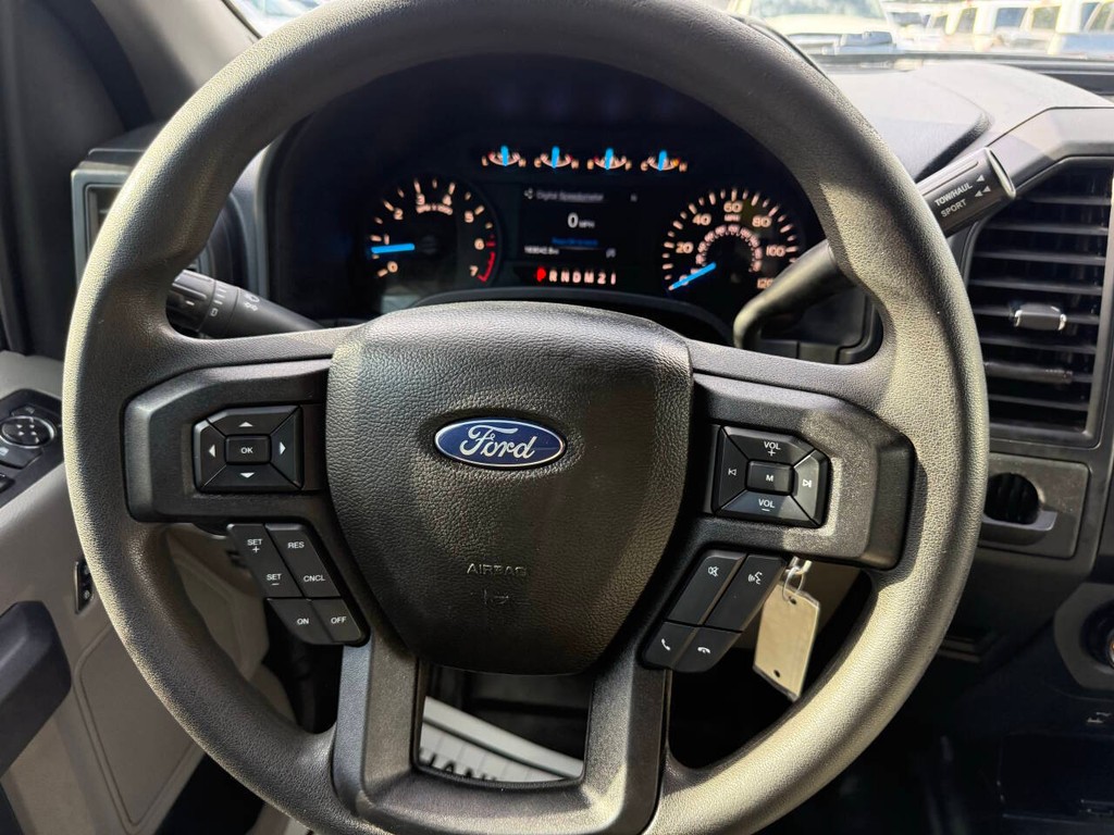 Ford F-150 Vehicle Full-screen Gallery Image 22