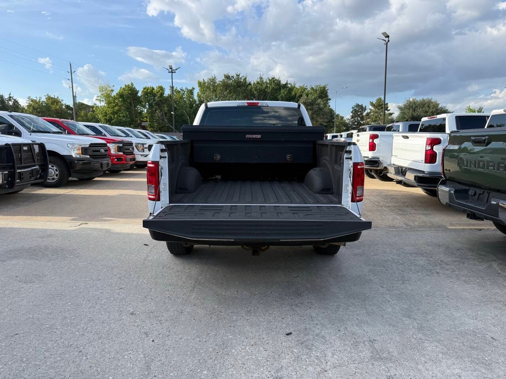 Ford F-150 Vehicle Full-screen Gallery Image 34