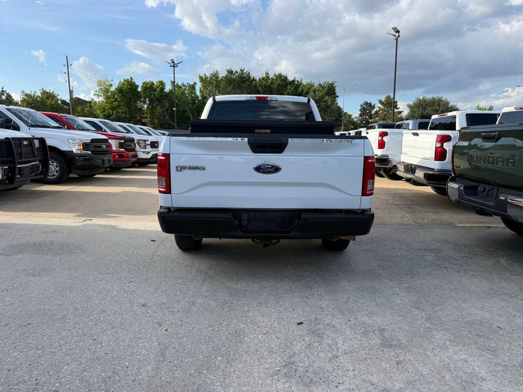 Ford F-150 Vehicle Full-screen Gallery Image 36