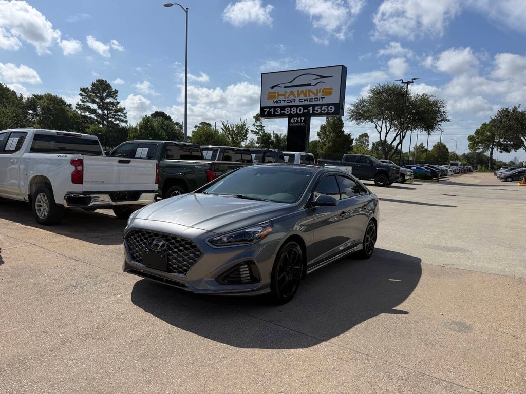 Hyundai Sonata Vehicle Full-screen Gallery Image 03