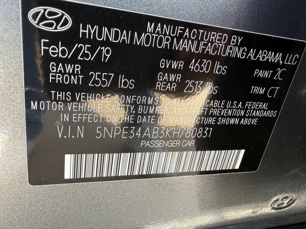 Hyundai Sonata Vehicle Full-screen Gallery Image 35