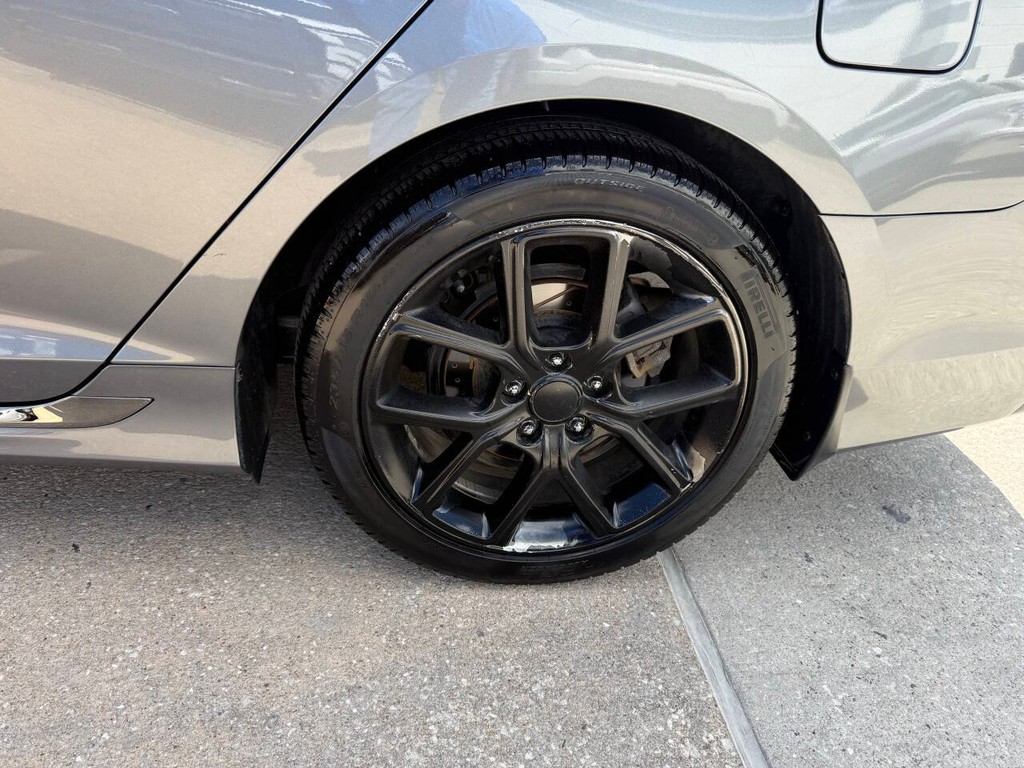 Hyundai Sonata Vehicle Full-screen Gallery Image 37