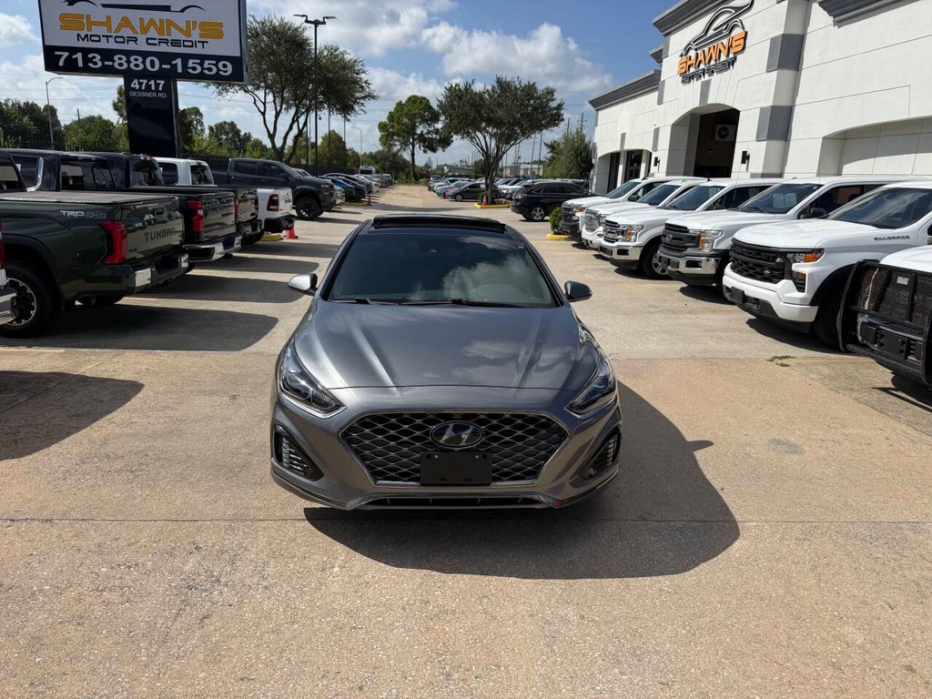 Hyundai Sonata Vehicle Full-screen Gallery Image 40