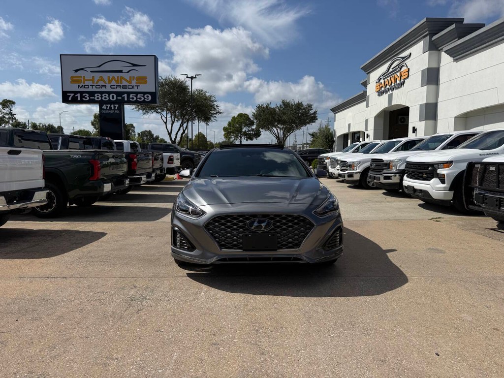 Hyundai Sonata Vehicle Full-screen Gallery Image 41