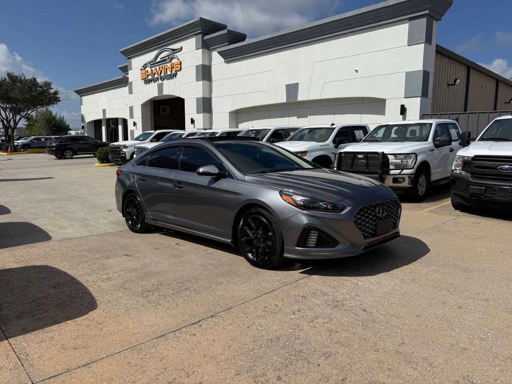 Hyundai Sonata Vehicle Full-screen Gallery Image 42