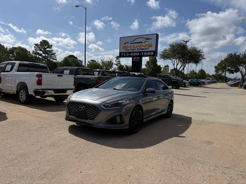 Hyundai Sonata Vehicle Full-screen Gallery Image 43
