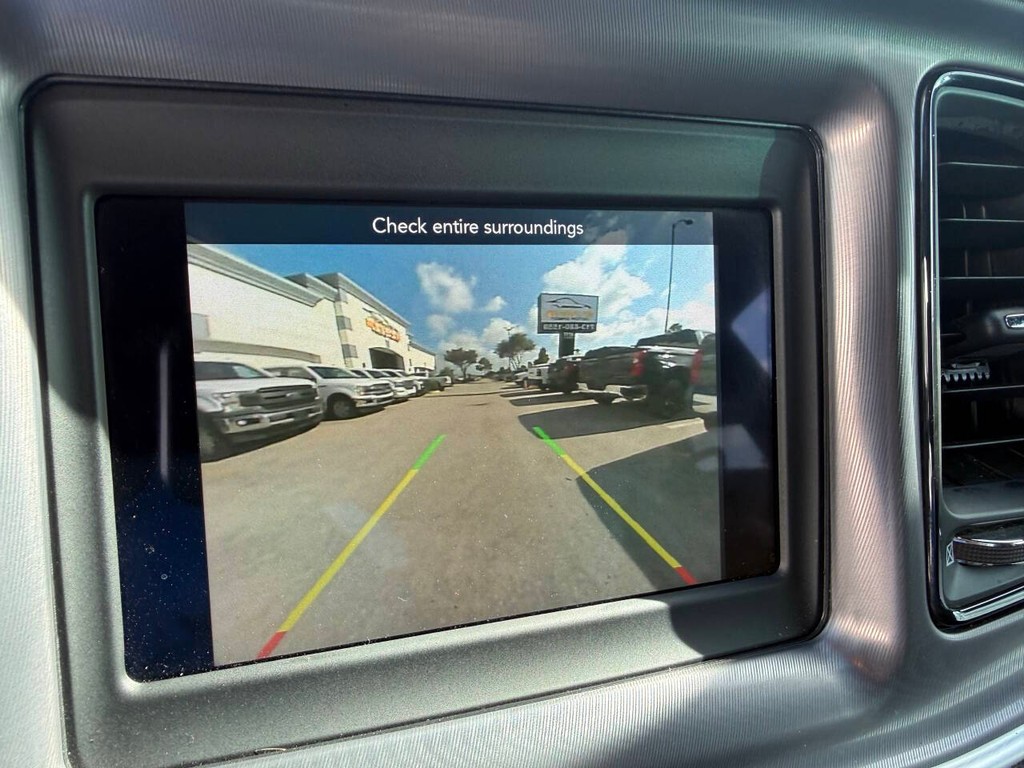 Dodge Challenger Vehicle Full-screen Gallery Image 20