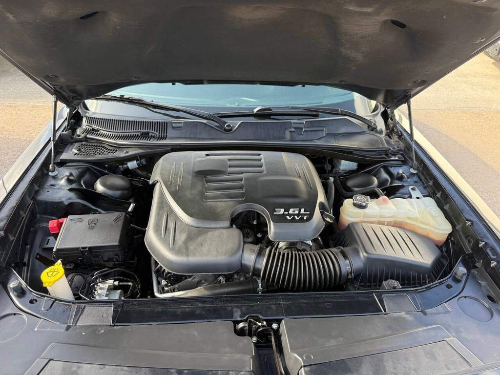 Dodge Challenger Vehicle Full-screen Gallery Image 27