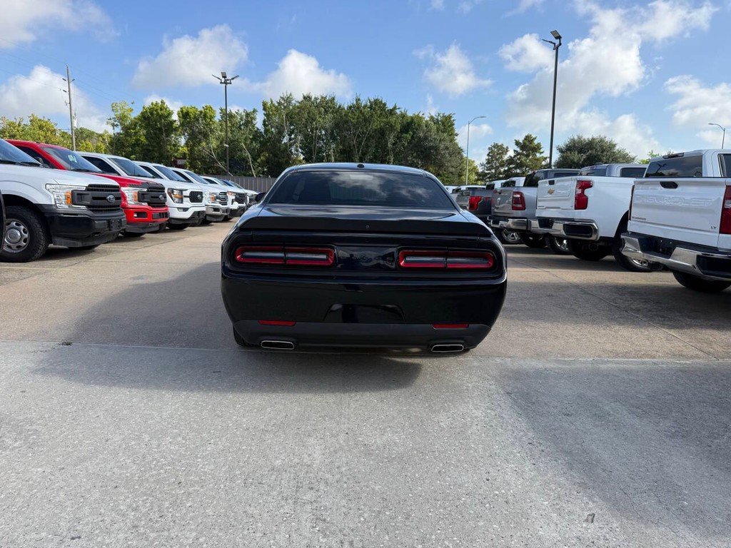 Dodge Challenger Vehicle Full-screen Gallery Image 30