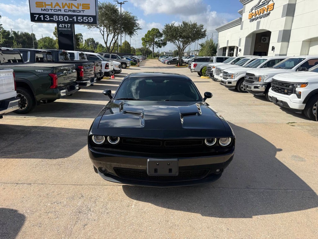 Dodge Challenger Vehicle Full-screen Gallery Image 31