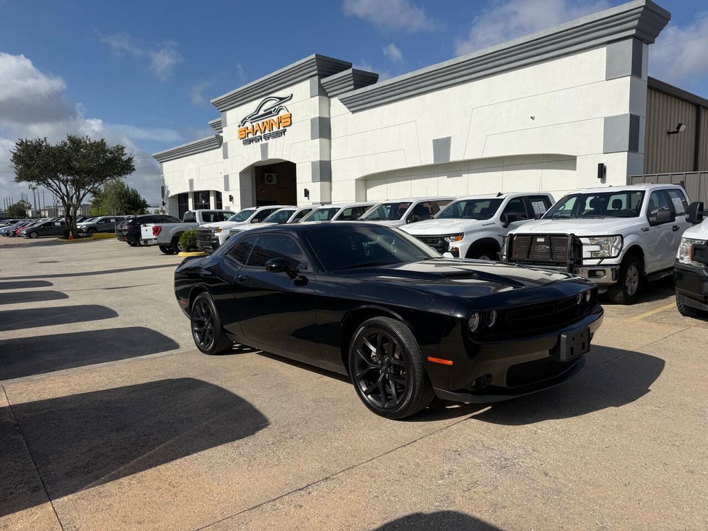 Dodge Challenger Vehicle Full-screen Gallery Image 33