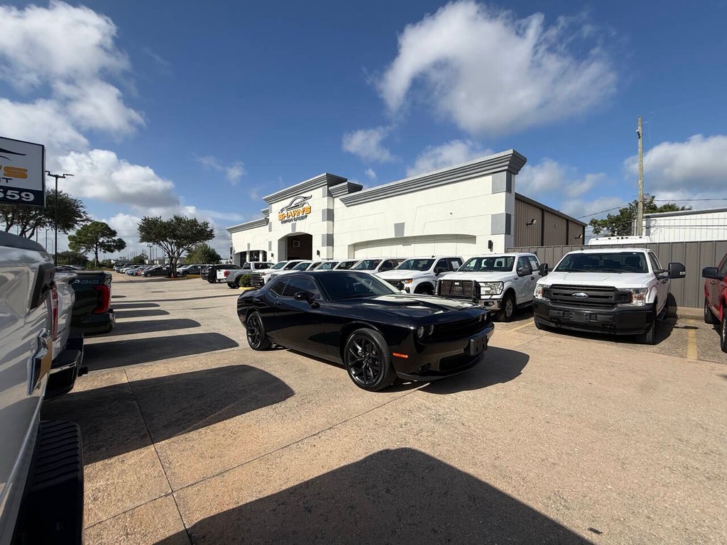 Dodge Challenger Vehicle Full-screen Gallery Image 35