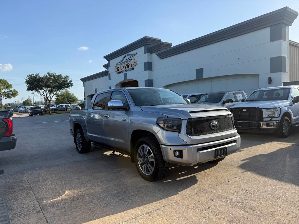 Toyota Tundra 4WD Vehicle Full-screen Gallery Image 02