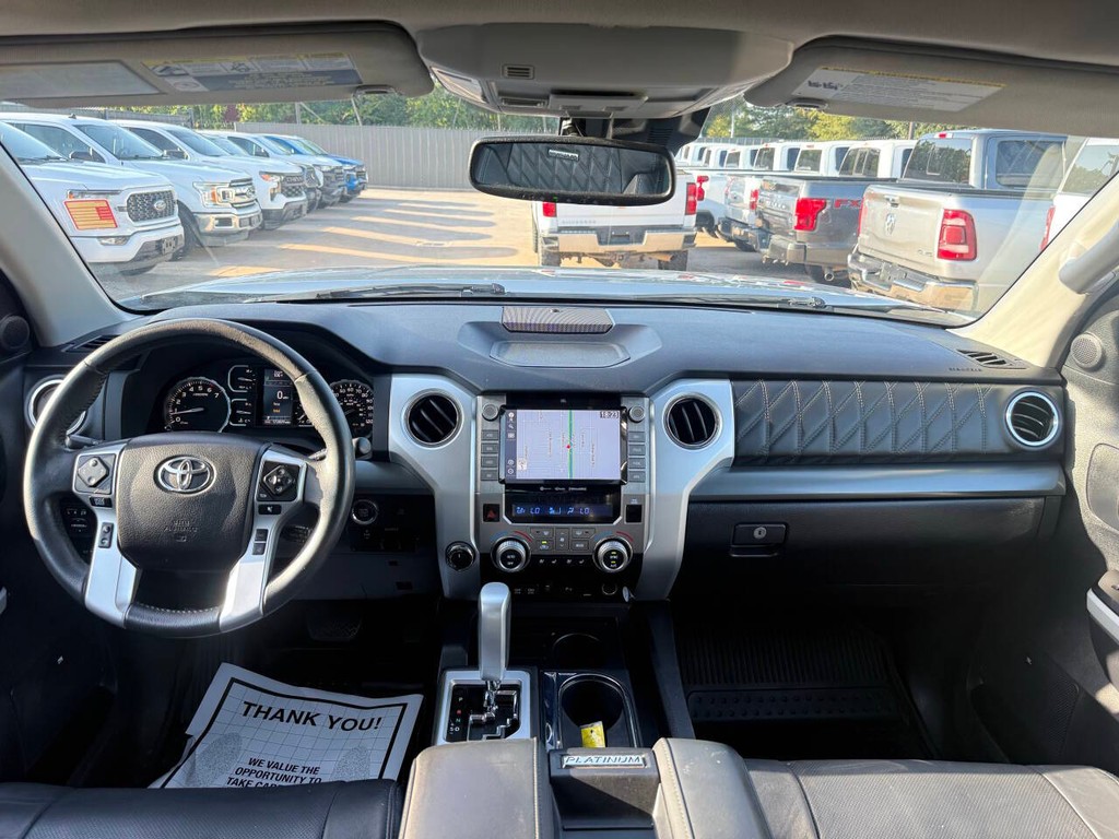 Toyota Tundra 4WD Vehicle Full-screen Gallery Image 17
