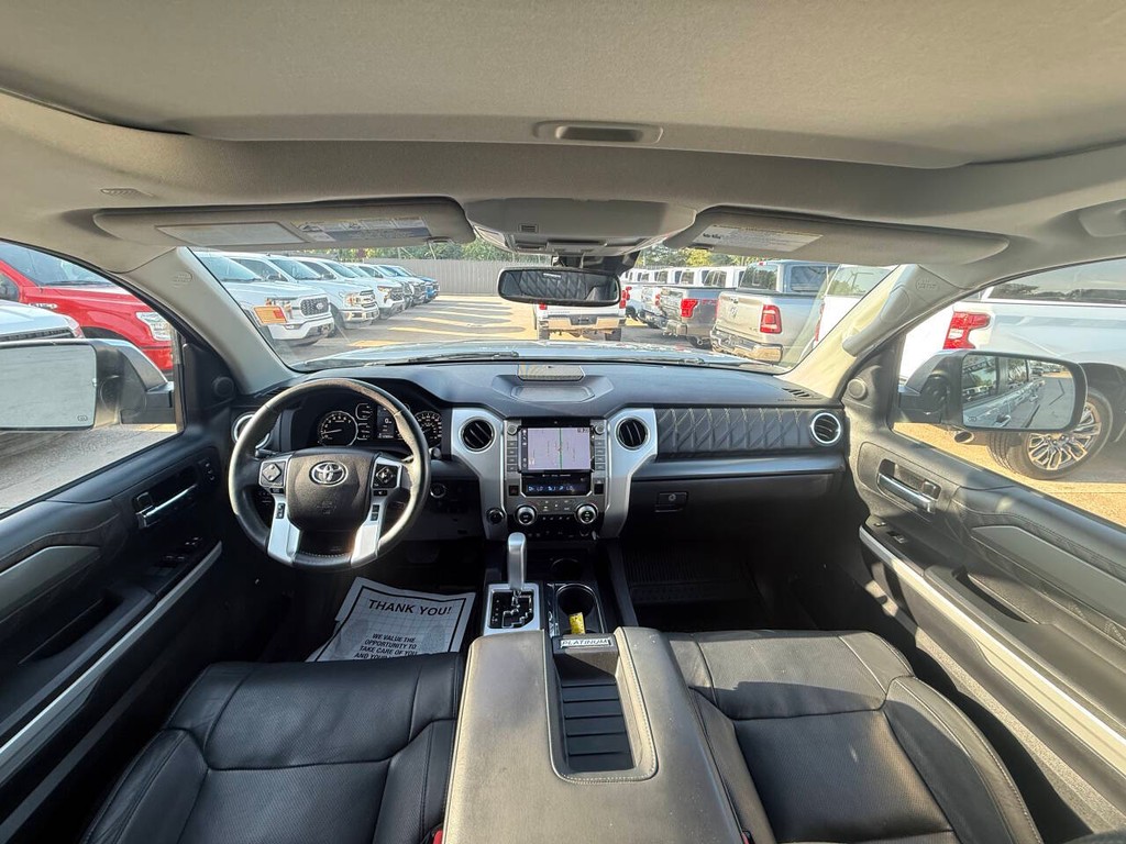 Toyota Tundra 4WD Vehicle Full-screen Gallery Image 18