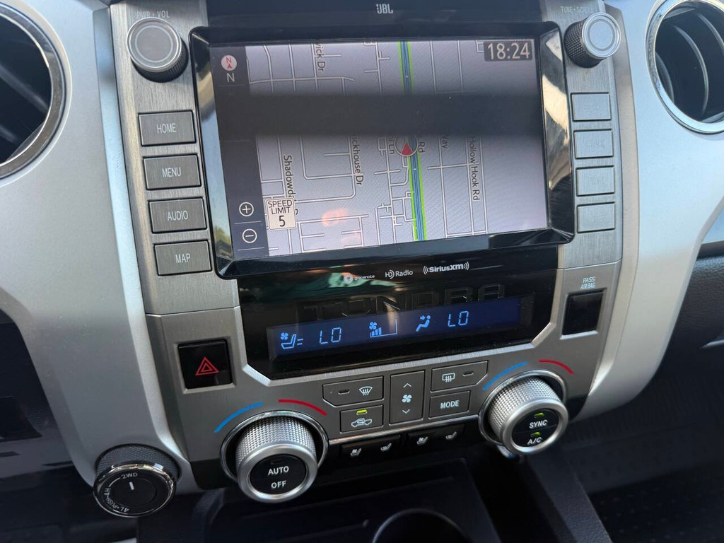 Toyota Tundra 4WD Vehicle Full-screen Gallery Image 28