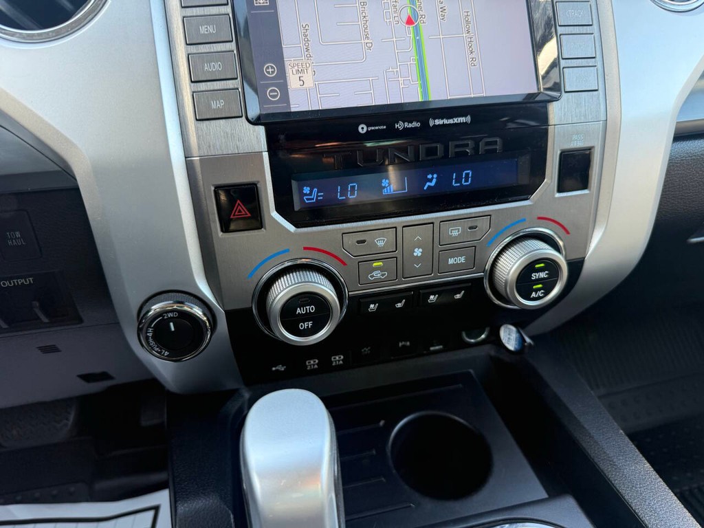 Toyota Tundra 4WD Vehicle Full-screen Gallery Image 29