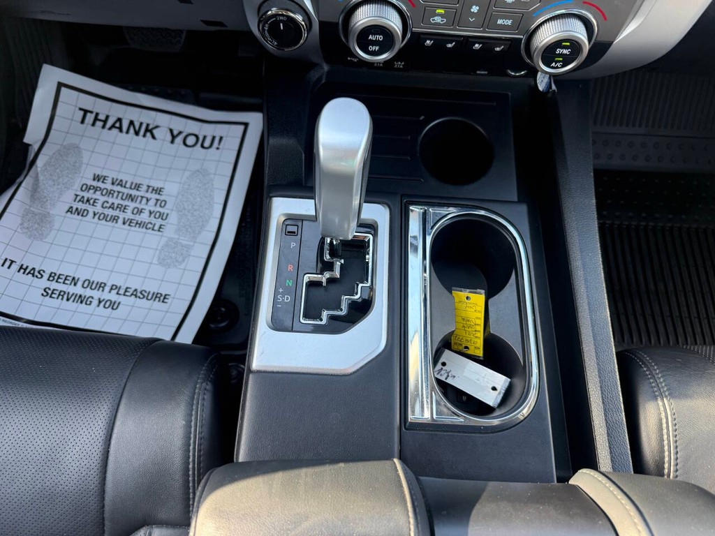Toyota Tundra 4WD Vehicle Full-screen Gallery Image 30