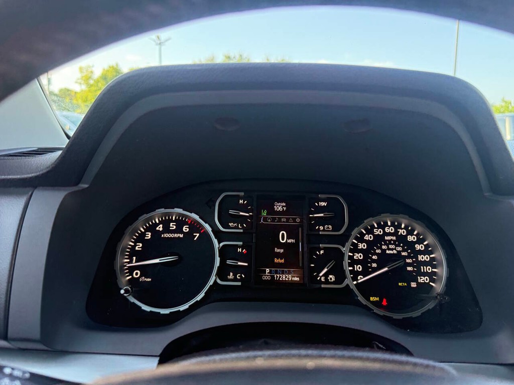 Toyota Tundra 4WD Vehicle Full-screen Gallery Image 33