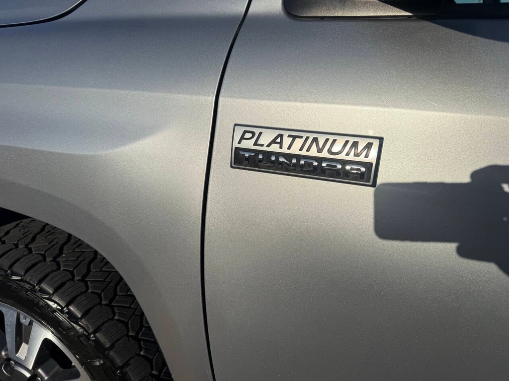 Toyota Tundra 4WD Vehicle Full-screen Gallery Image 38