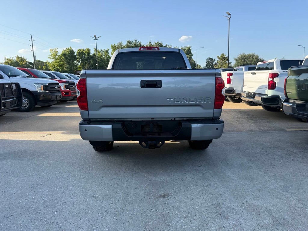 Toyota Tundra 4WD Vehicle Full-screen Gallery Image 40