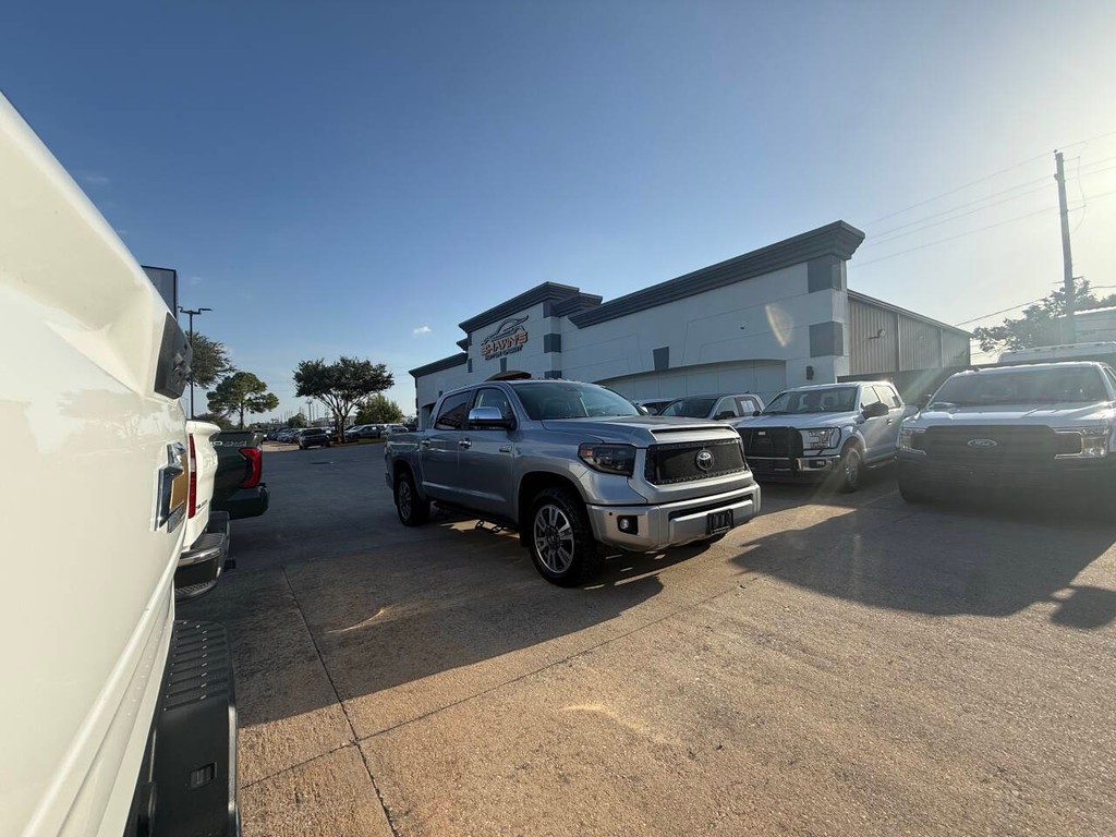 Toyota Tundra 4WD Vehicle Full-screen Gallery Image 45
