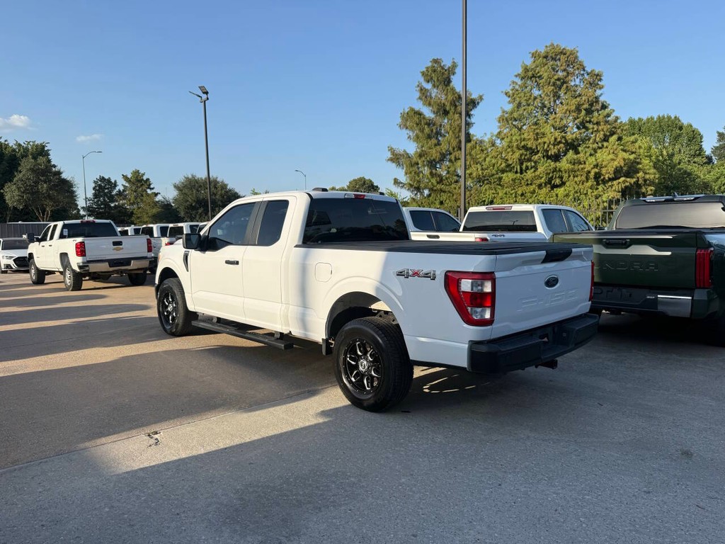 Ford F-150 Vehicle Full-screen Gallery Image 04