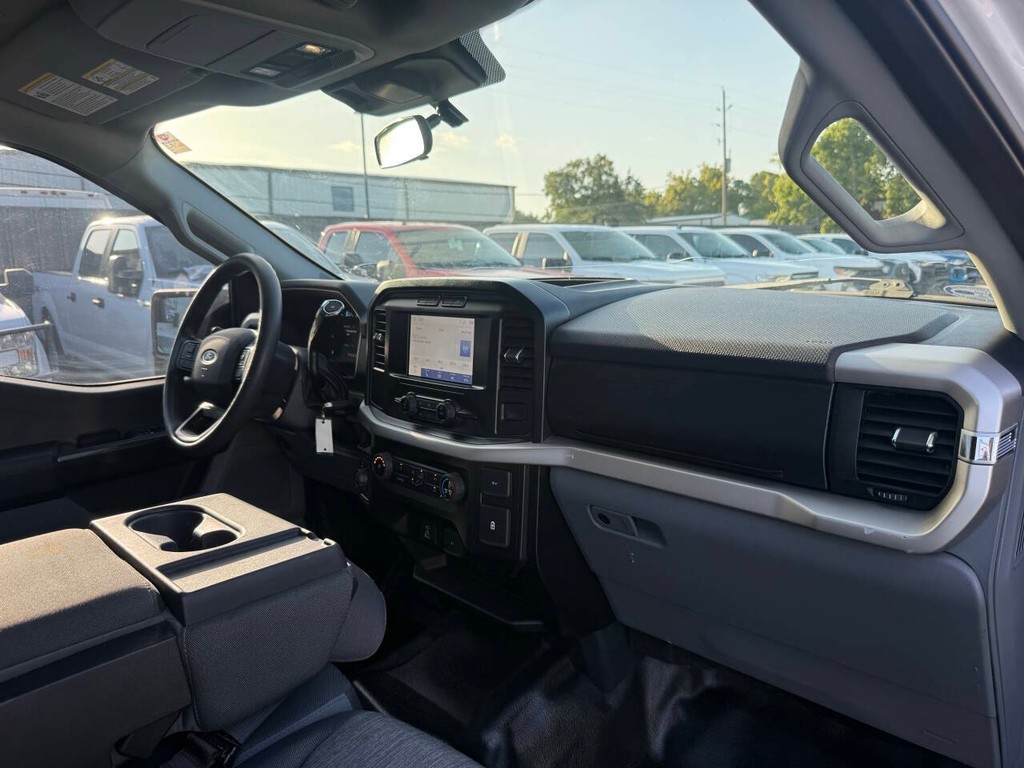 Ford F-150 Vehicle Full-screen Gallery Image 09