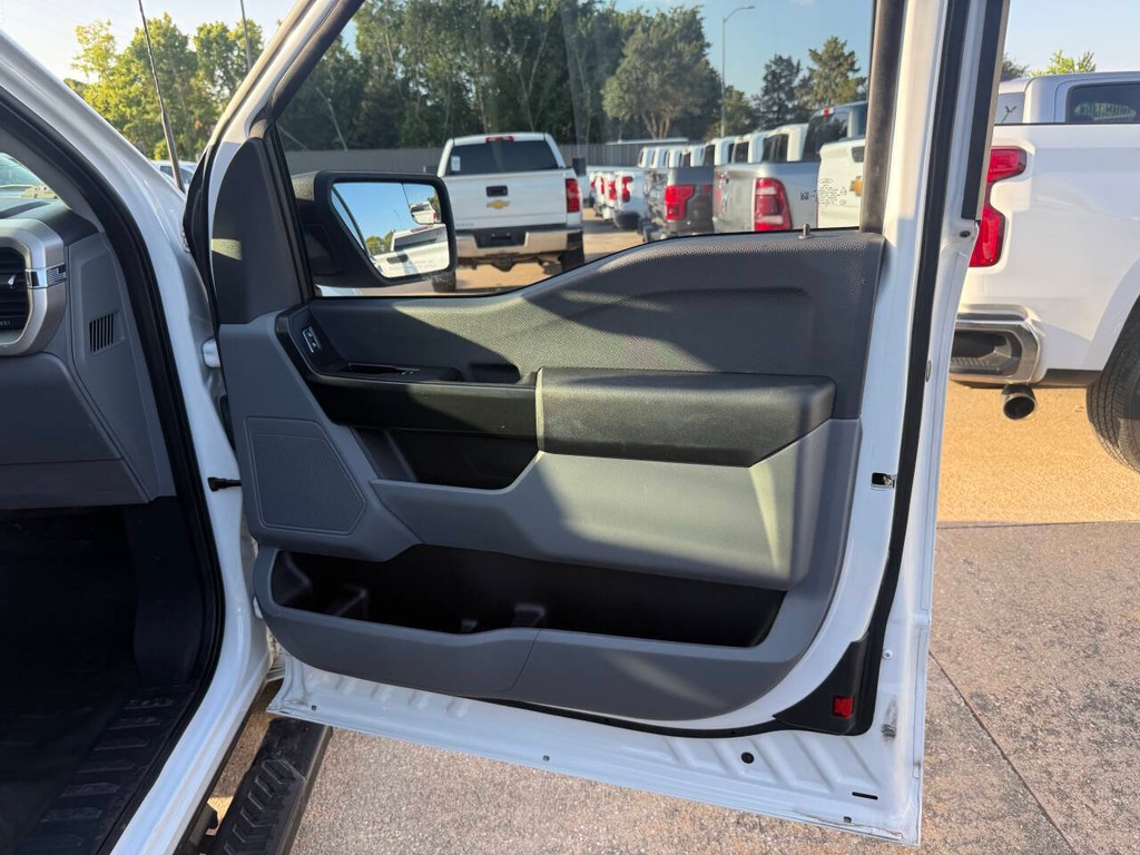 Ford F-150 Vehicle Full-screen Gallery Image 11