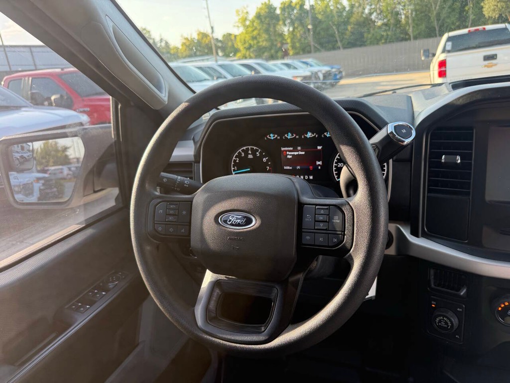 Ford F-150 Vehicle Full-screen Gallery Image 19