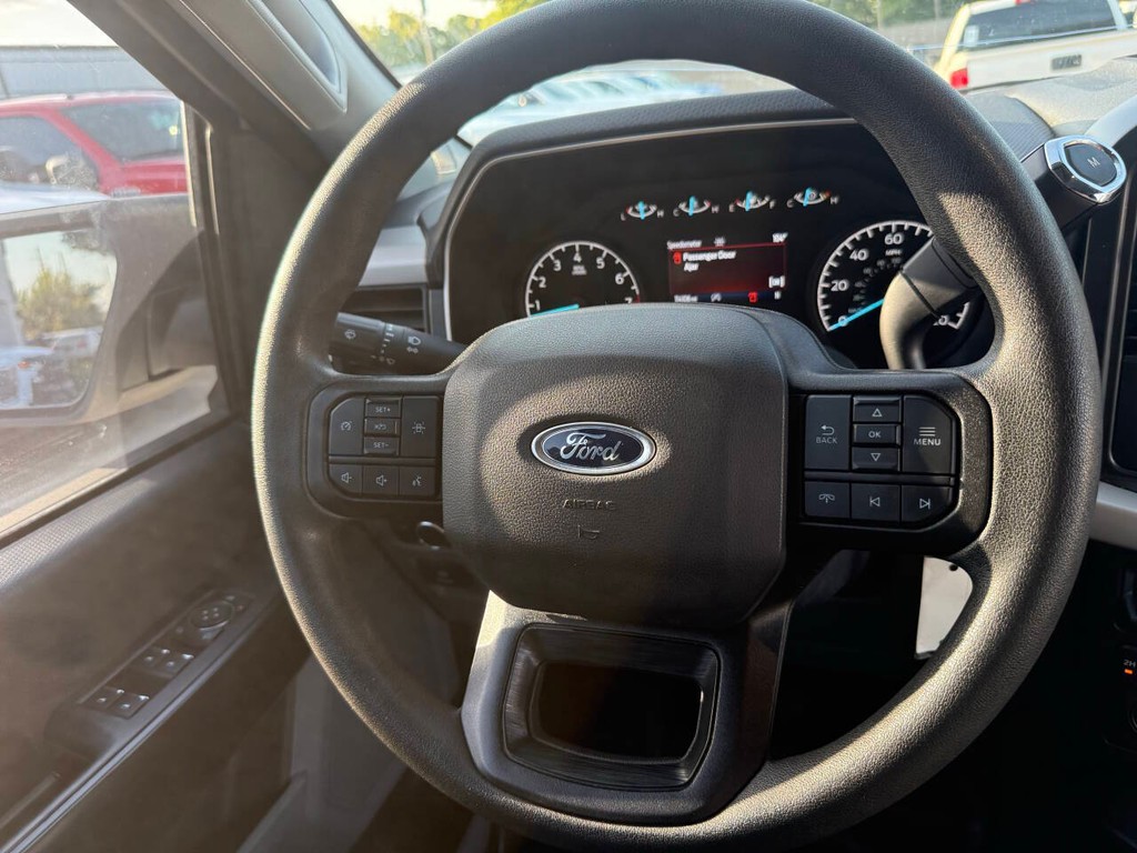 Ford F-150 Vehicle Full-screen Gallery Image 20