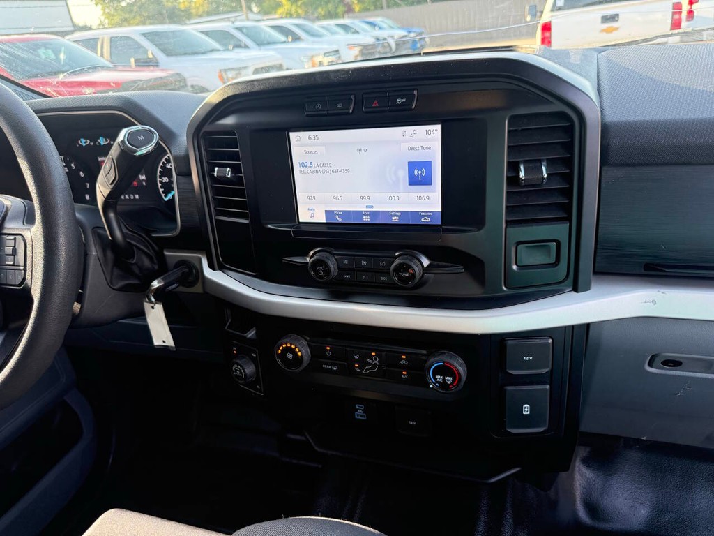 Ford F-150 Vehicle Full-screen Gallery Image 21