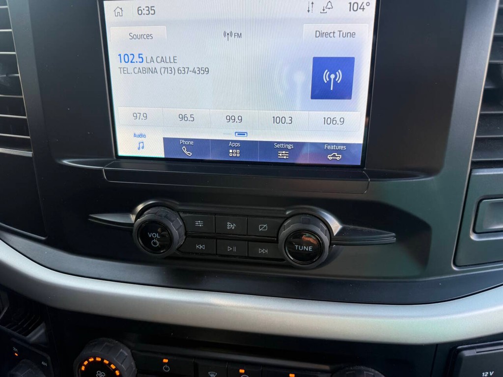 Ford F-150 Vehicle Full-screen Gallery Image 23