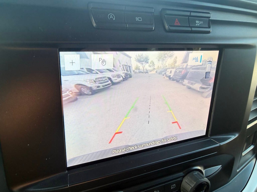 Ford F-150 Vehicle Full-screen Gallery Image 24