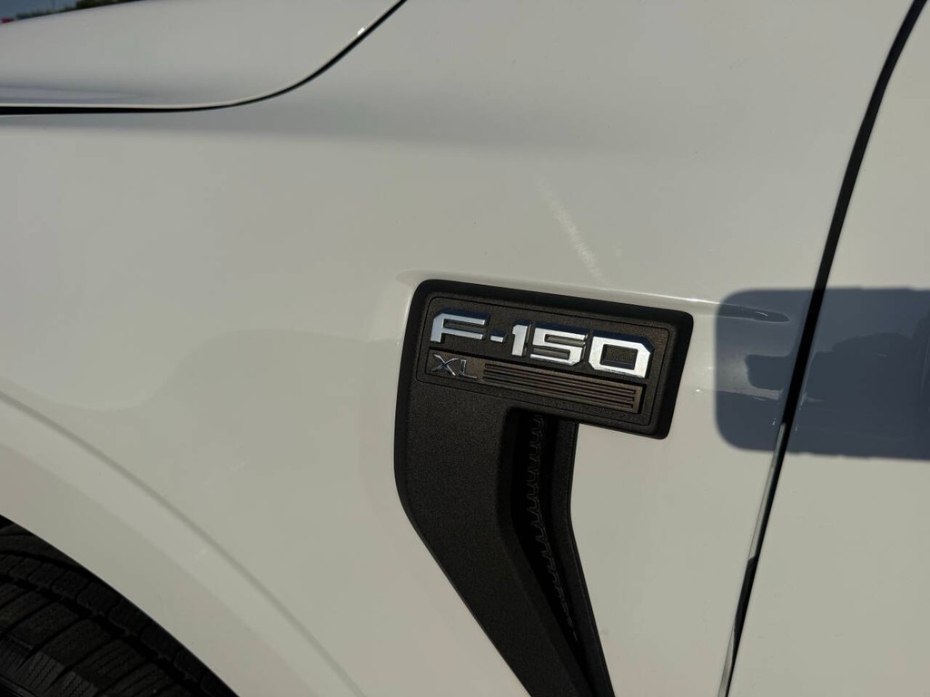 Ford F-150 Vehicle Full-screen Gallery Image 34